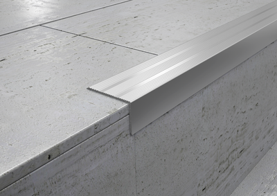 Stufenkantenprofil aus Aluminium 35 × 25 mm. Länge 2,5 m