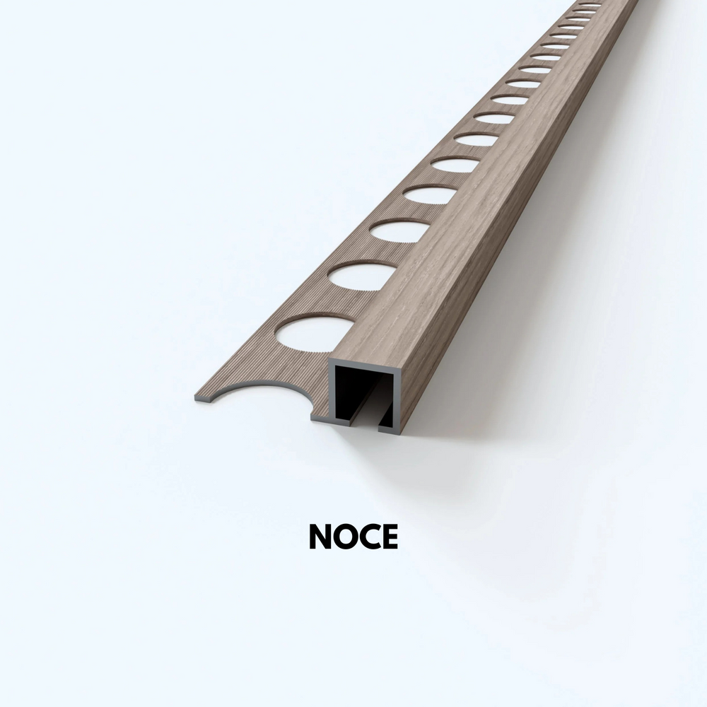 
                  
                    Profilo sezione quadra in ALLUMINIO finitura legno. Barra 2.6 m
                  
                