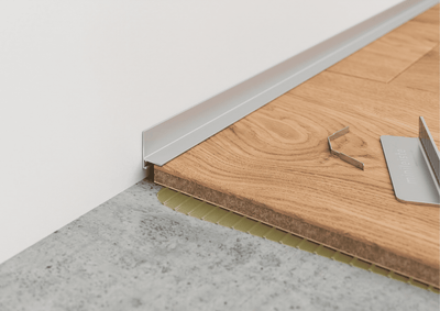 Minimalist 16x5 mm aluminum skirting board with clip-on mounting. 2 m bar
