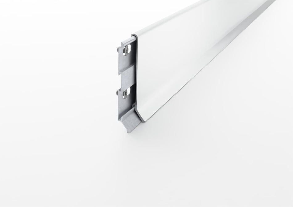 Rodapié lineal de aluminio. Barra de 2,5 m