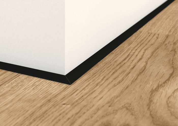 Montage des minimalistischen Abschlussprofils 16 × 5 mit Clip – Schritt 8