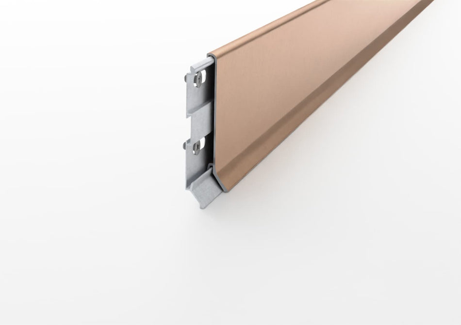 Rodapié lineal de aluminio. Barra de 2,5 m