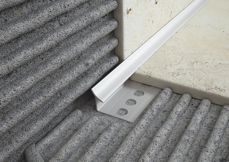 Profilo sguscetta in PVC. Barra 2.6 m